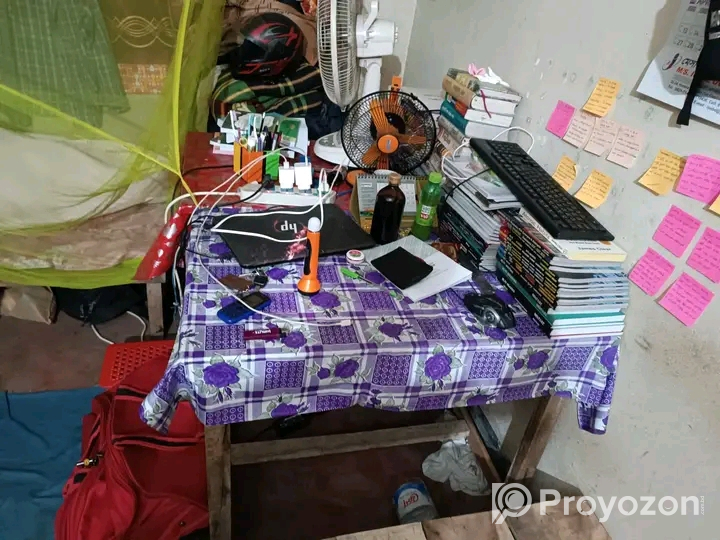 ১টি খাট ও ১ টেবিল বিক্রয় করা হবে