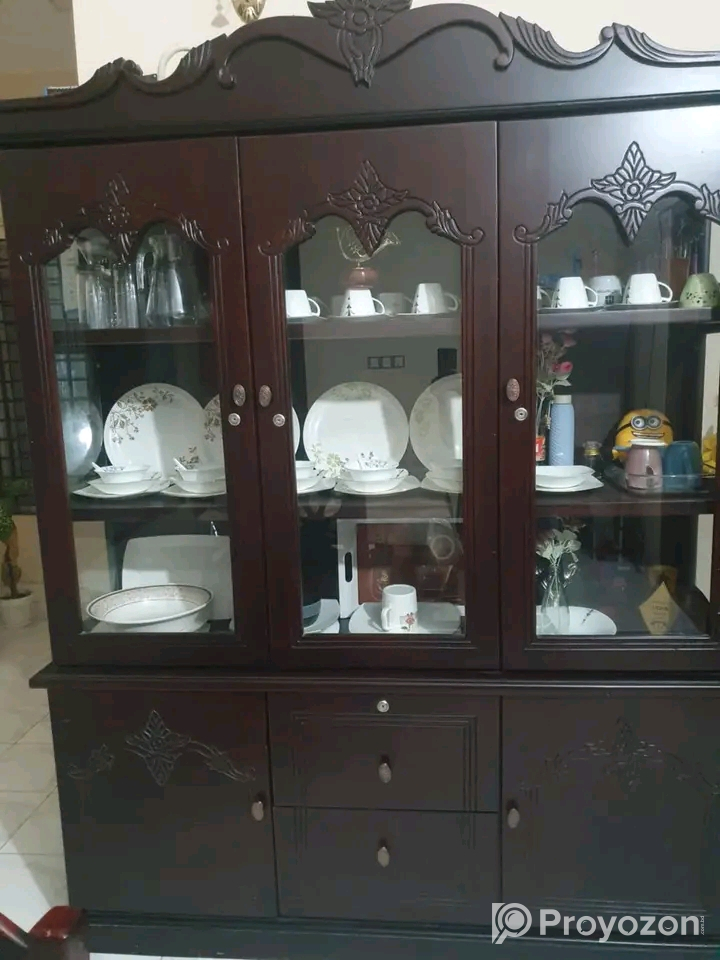 শোকেস বিক্রি হবে