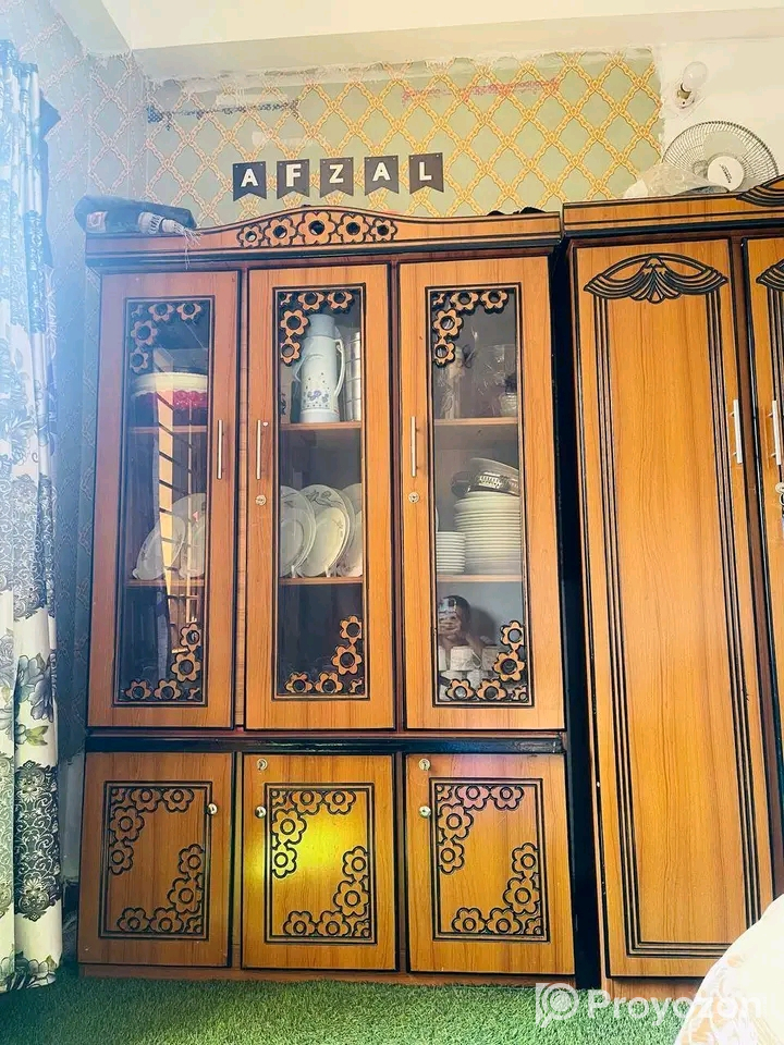 আলমারি শোকেজ বিছানা সহ ফার্নিচার  বিক্রয় হবে