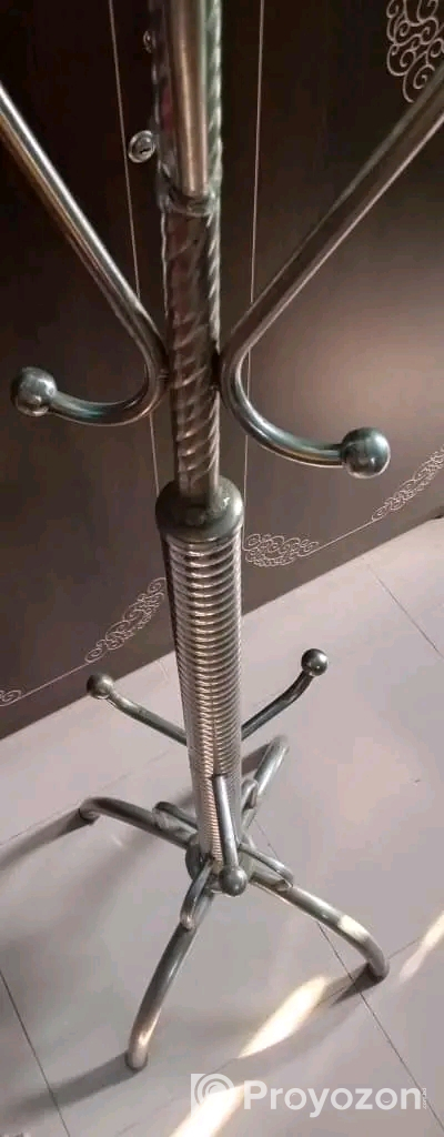 হ্যাঙ্গার স্ট্যান্ডটি বিক্রি করা হবে