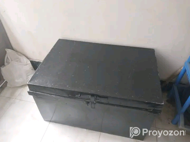 খাট সহ আরো ফার্নিচার বিক্রি হবে