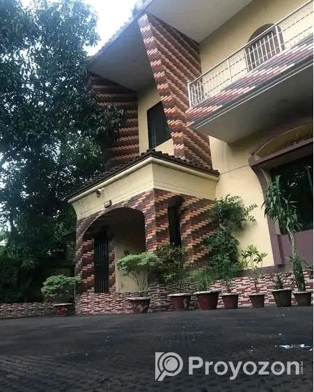 ফার্নিচার সহ ডুপ্লেক্স বাসা ভাড়া দেওয়া হবে ৪ টা বেডরুম বড়