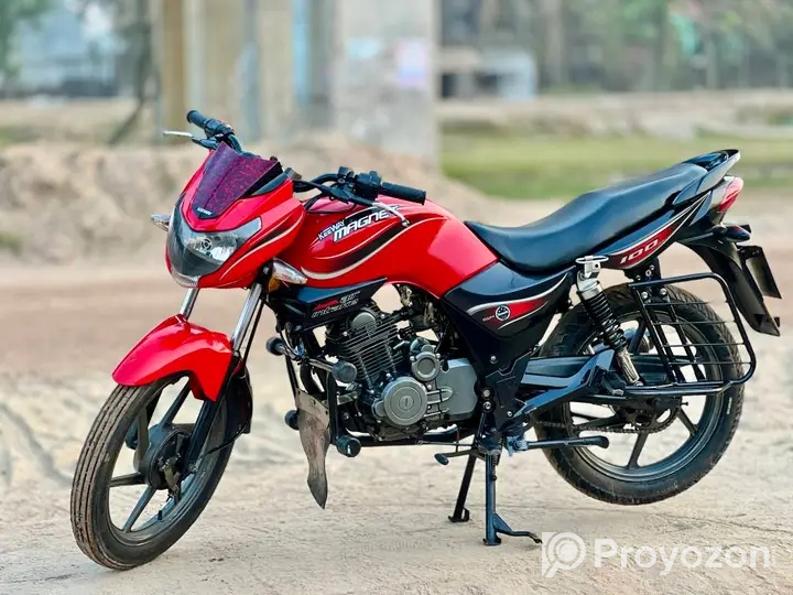 KEEWAY MAGNET (2019)