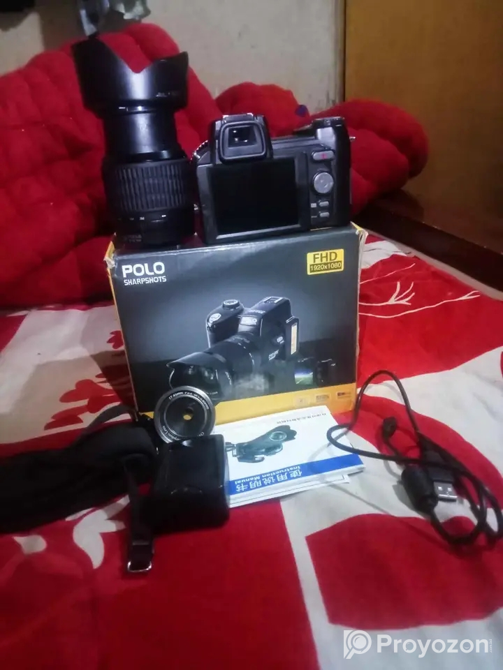 Camera model.. polo d7100