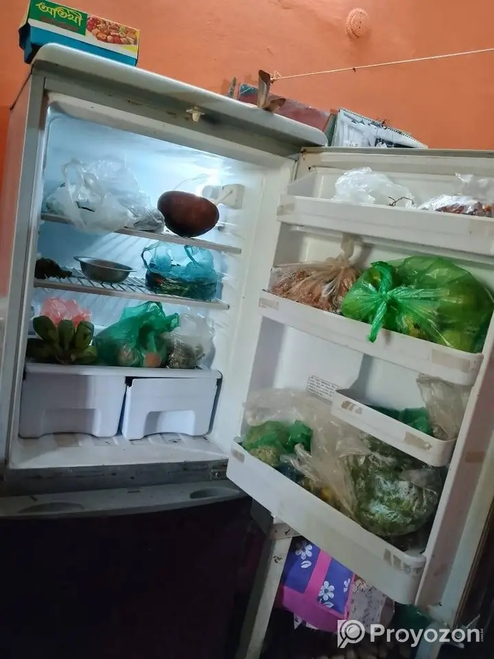 ওয়ালটন ব্রান্ডের ১২ সেফটি চালু ফ্রিজ বিক্রি