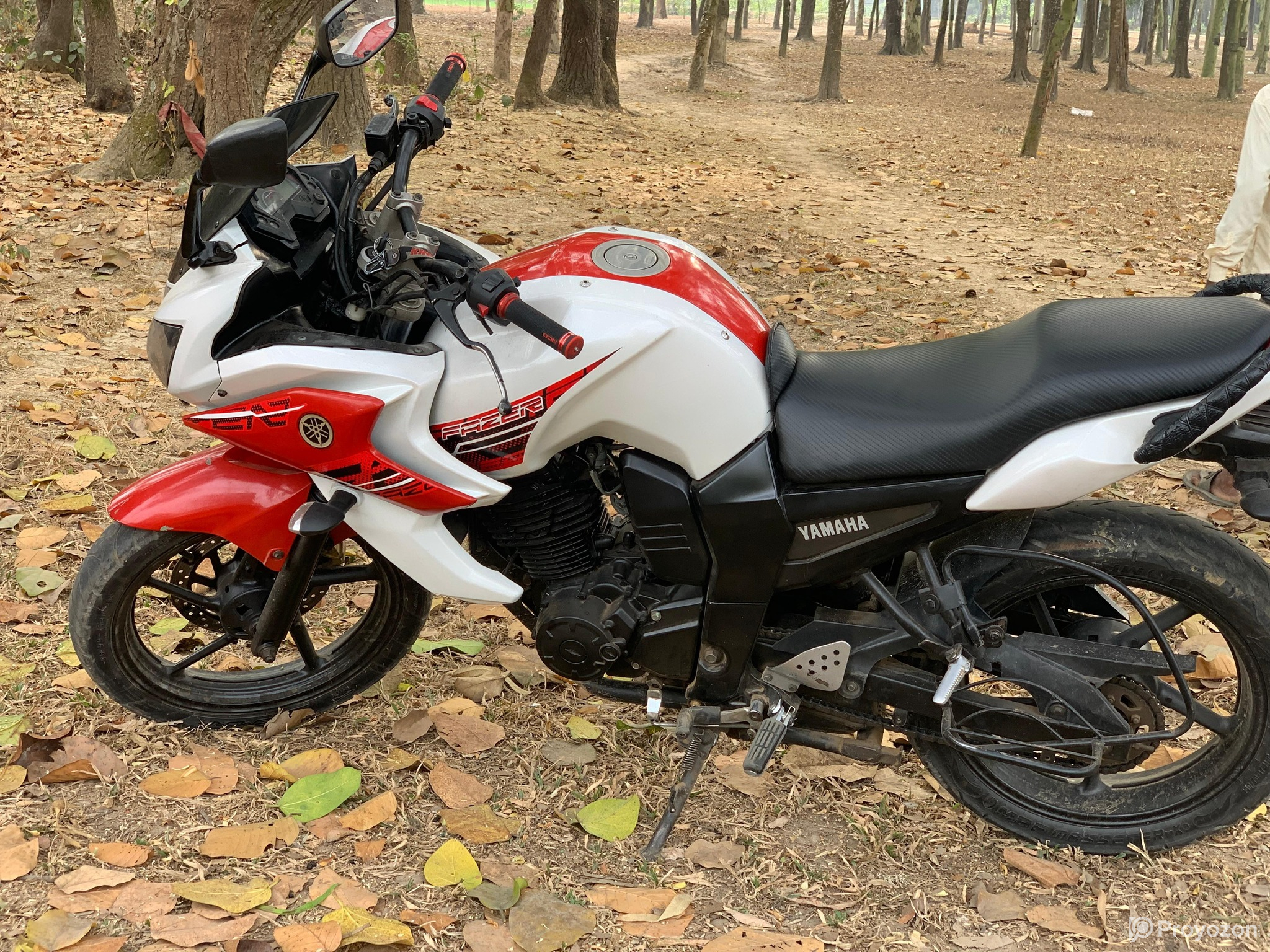 YAHAMA FAZER Bike ti sell hobe