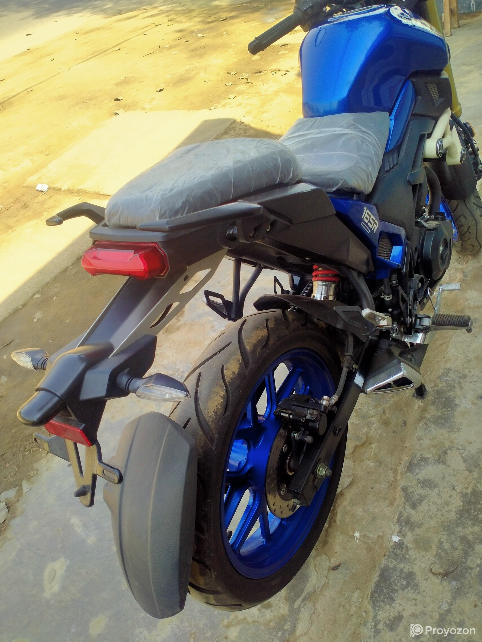 রানার বোল্ট ১৬৫ সিসি বাইক সেল দিব