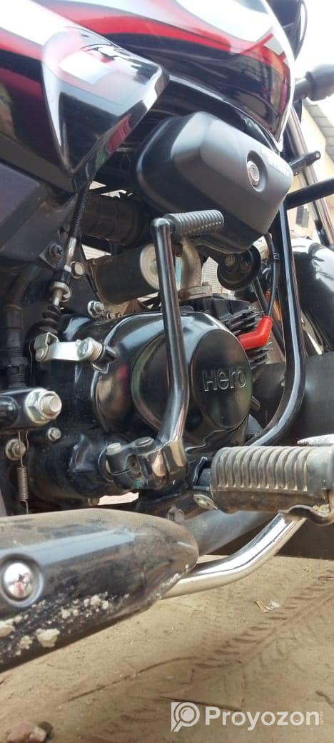 হিরো ডিলাক্স সি সি: ১০০