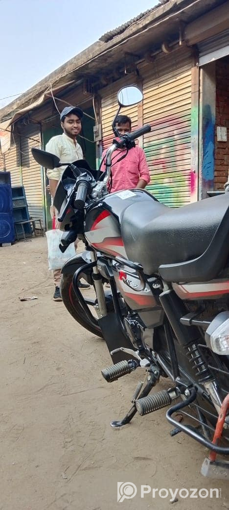 হিরো ডিলাক্স সি সি: ১০০