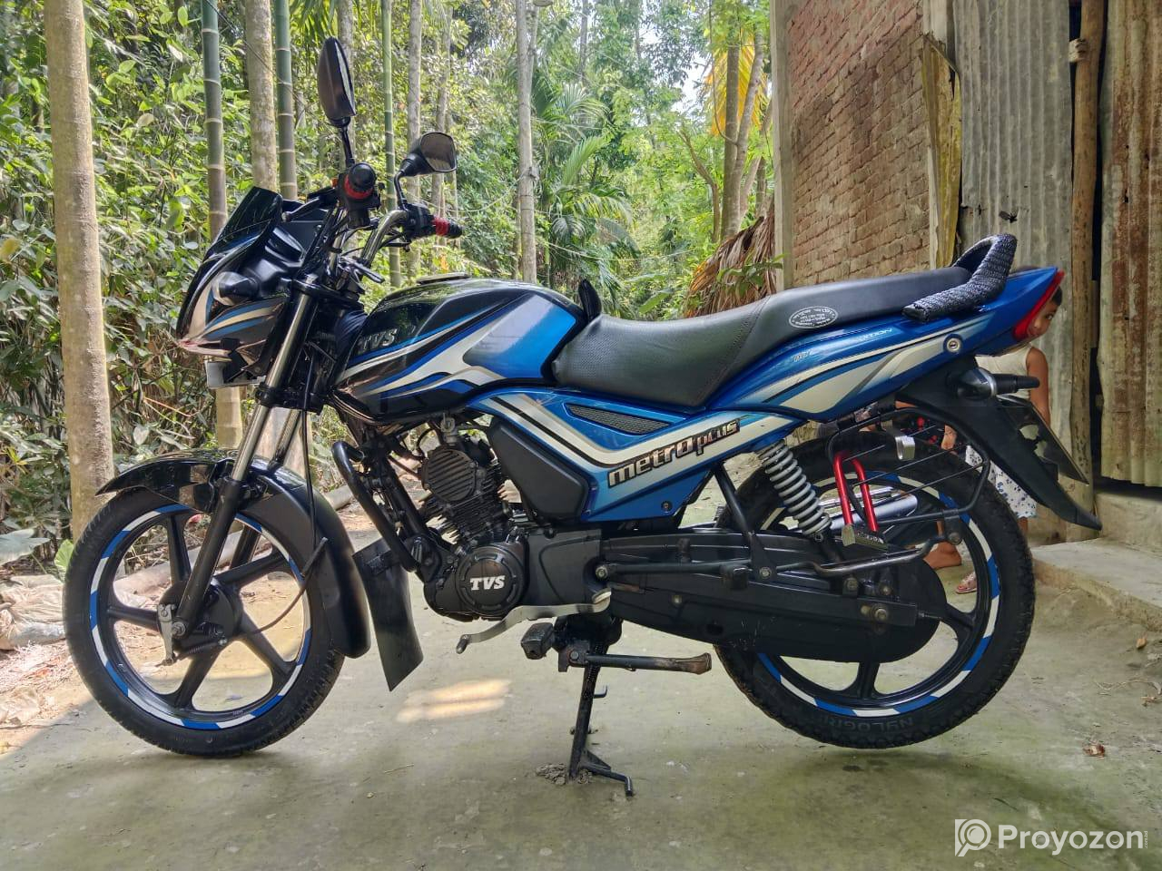 TVS metro plus