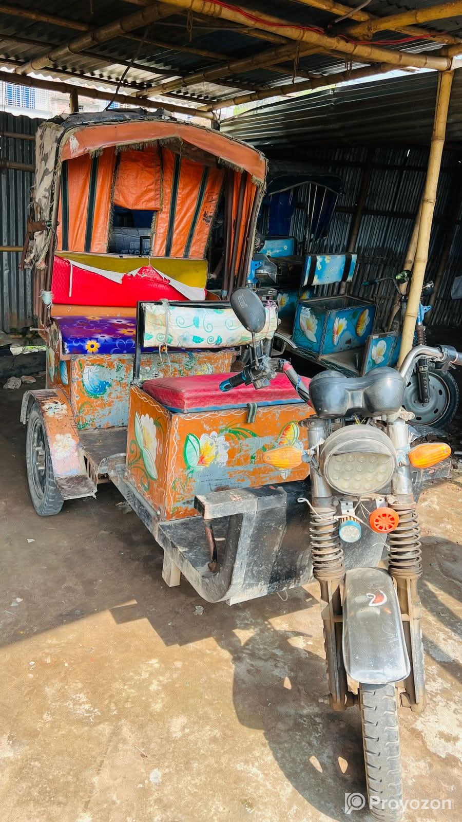 একটি অটো রিকশা বিক্রি হবে।