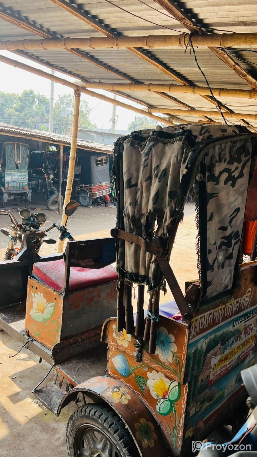 একটি অটো রিকশা বিক্রি হবে।