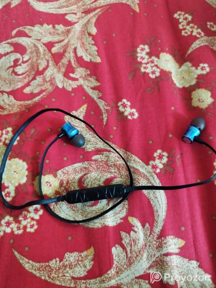 Awei কোম্পানির ব্লুটুথ হেডফোন টি বিক্রি করা হবে