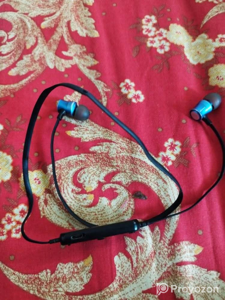 Awei কোম্পানির ব্লুটুথ হেডফোন টি বিক্রি করা হবে