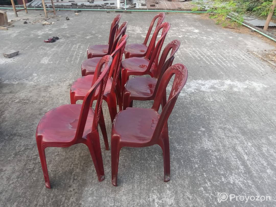 পুরাতন প্লাস্টিকের চেয়ার বিক্রি হবে