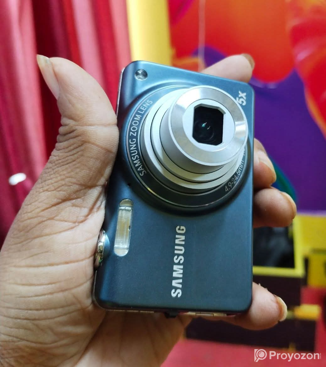 samsung ডিজিটাল ক্যামেরা চার্জার সহ বিক্রি হবে