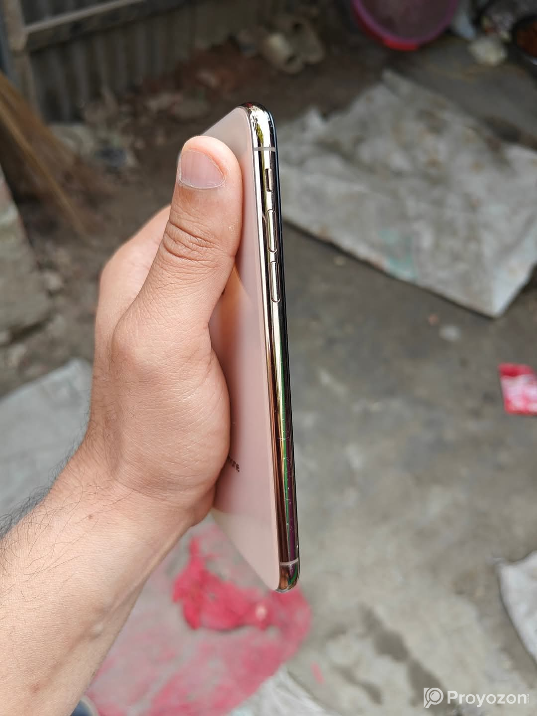একটি ইPhone Xs বিক্রি হবে