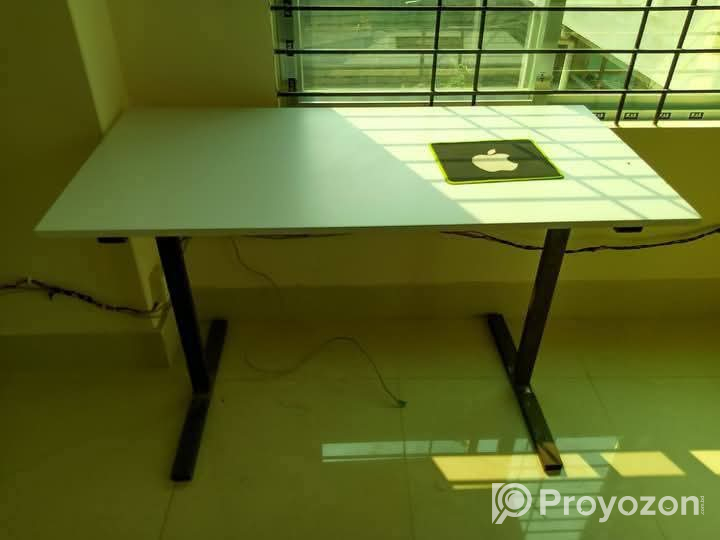 2টি টেবিল বিক্রয় করা হবে