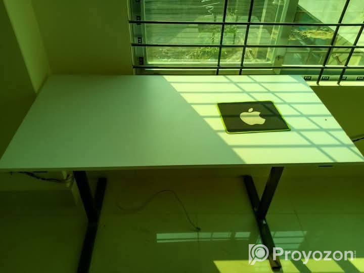 2টি টেবিল বিক্রয় করা হবে