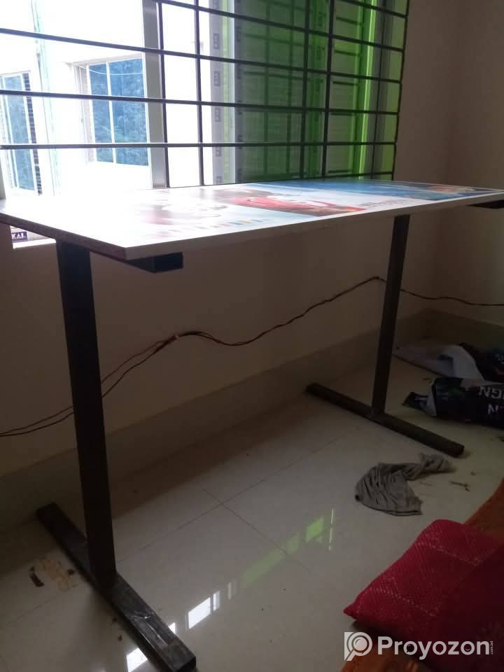 2টি টেবিল বিক্রয় করা হবে