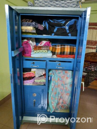 মজবুত বড় স্টিল আলমারি Sale হবে