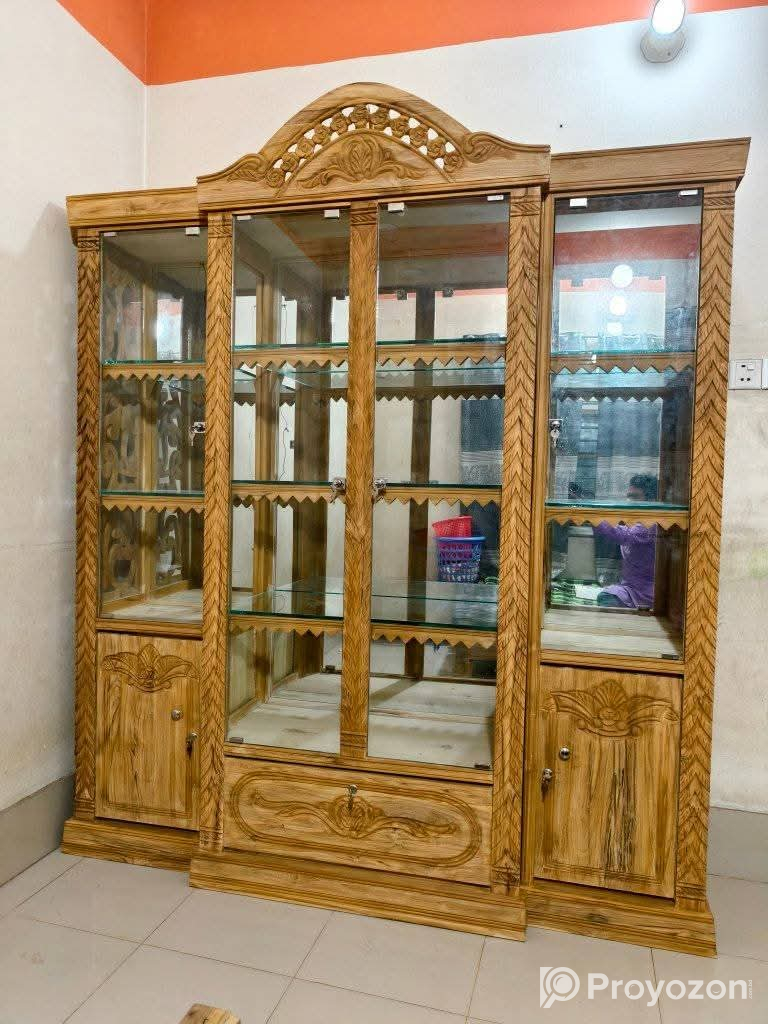 কিছু সেগুন কাঠের ফার্নিচার বিক্রি করা হবে