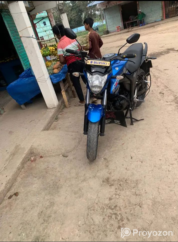 Motorcycle গাড়ি একদম সরুম কন্ডিশন কোনো কাজ নেই