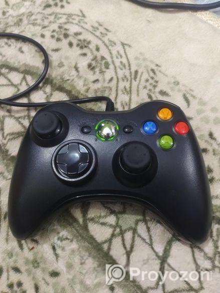 xbox 360 slim in mild condition ( used)