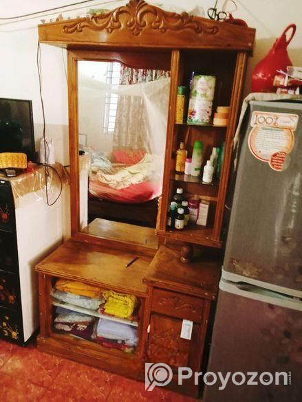 কাঠের ডেসিন টেবিল বিক্রি করা হবে