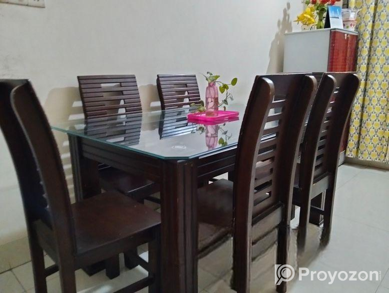 ডাইনিং টেবিল এবং ৬ পিস চেয়ার বিক্রি হবে