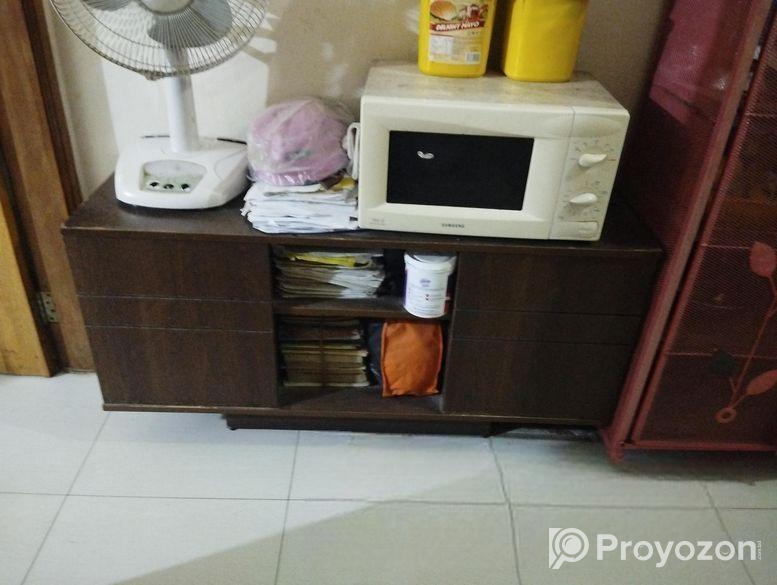 একটি টিভি কেবিনেট বিক্রি হবে