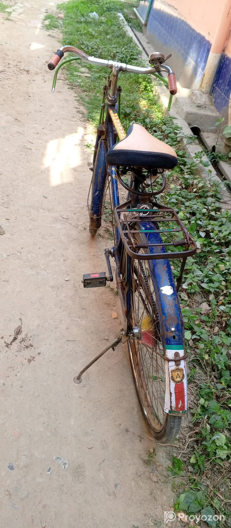 পুরনো সাইকেল বিক্রি হবে।