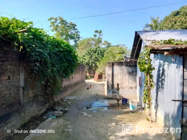 বাসাবাড়ি সহ জমি বিক্রি হবে।