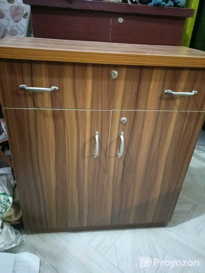 বাসার কিছু জিনিসপত্র বিক্রয় করা হবে