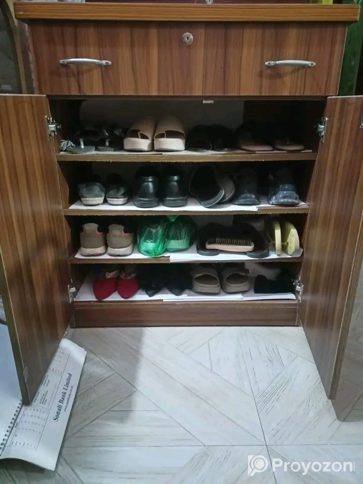 বাসার কিছু জিনিসপত্র বিক্রয় করা হবে