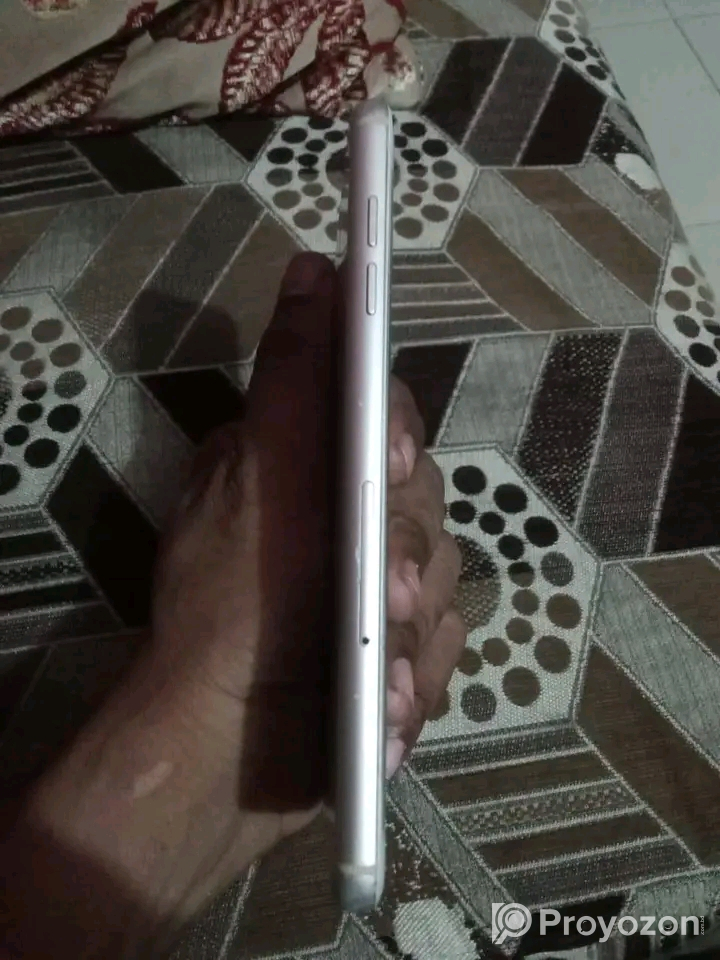 Samsung j7+ 4/32GB (Used)