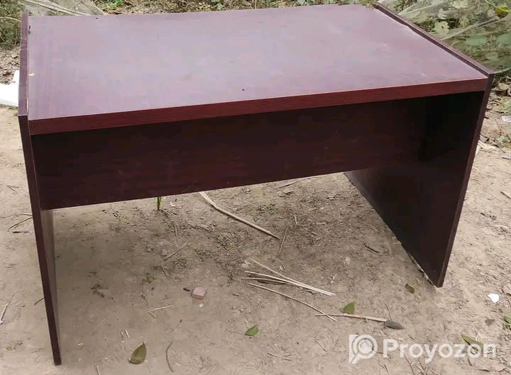 টেবিলটির বিক্রি করা হবে