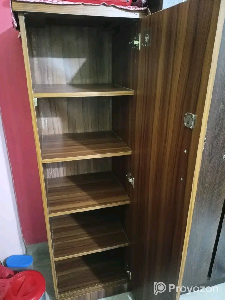 বাসার কিছু জিনিসপত্র বিক্রয় করা হবে