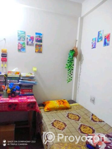 মেয়েদের বাসায় সিট খালি আছে