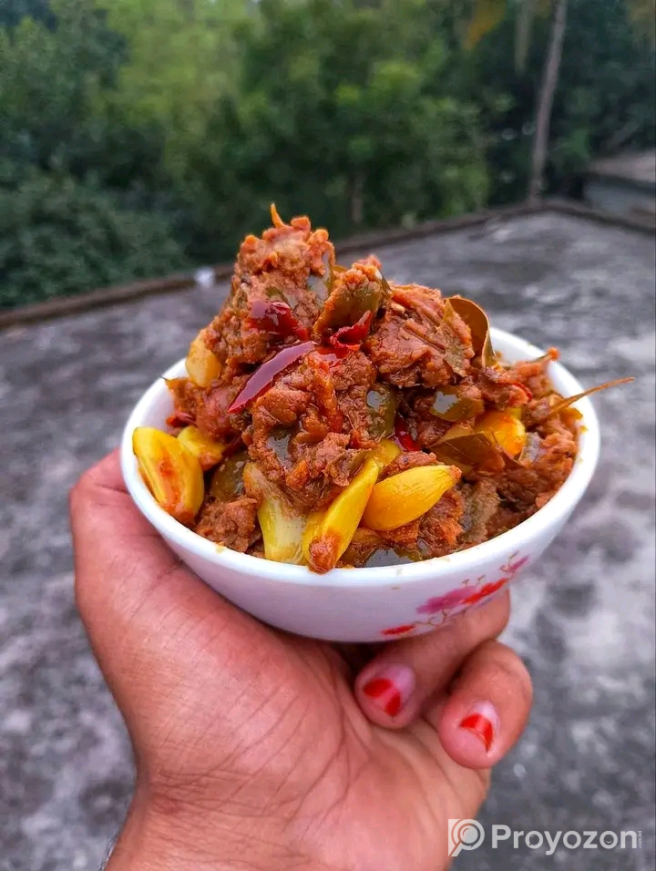 খাবার হোম ডেলিভারি দেওয়া হয়