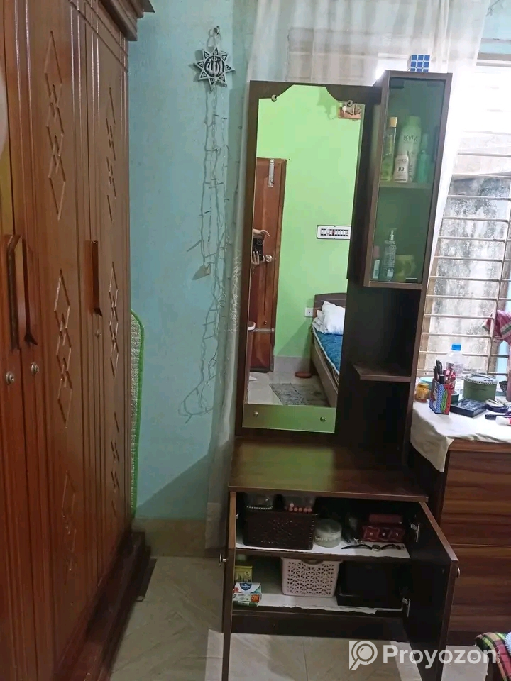 বাসার কিছু জিনিসপত্র বিক্রয় করা হবে