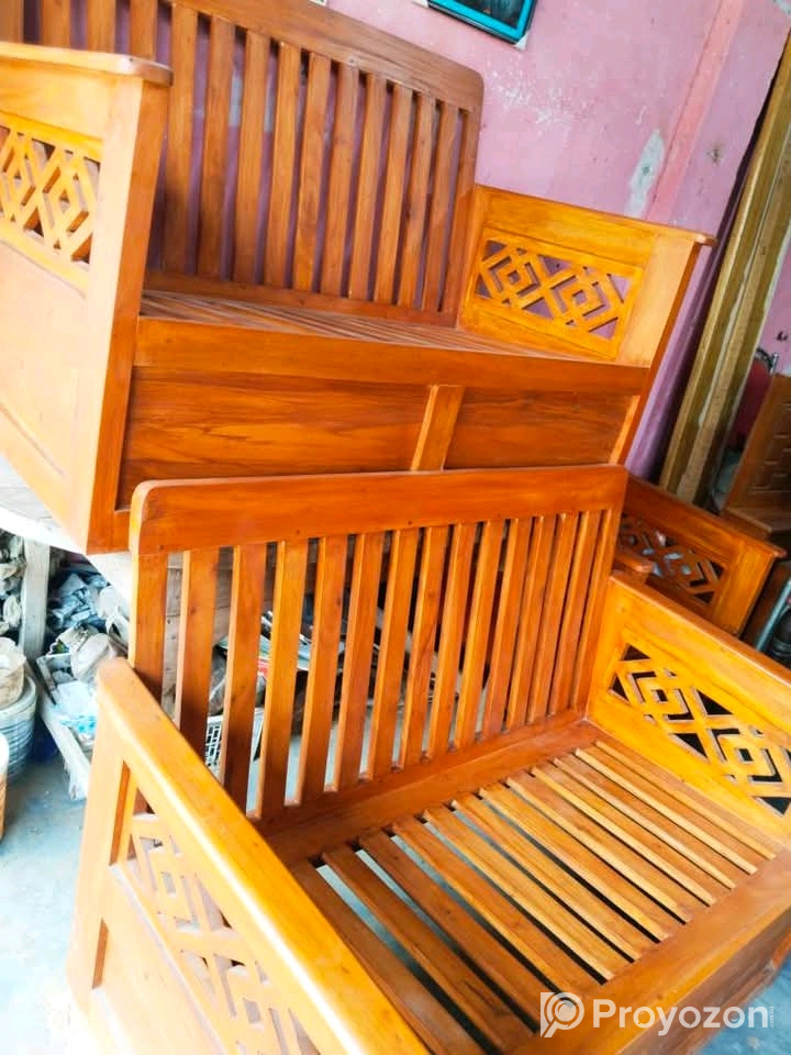 সোফা বিক্রি করা হবে।