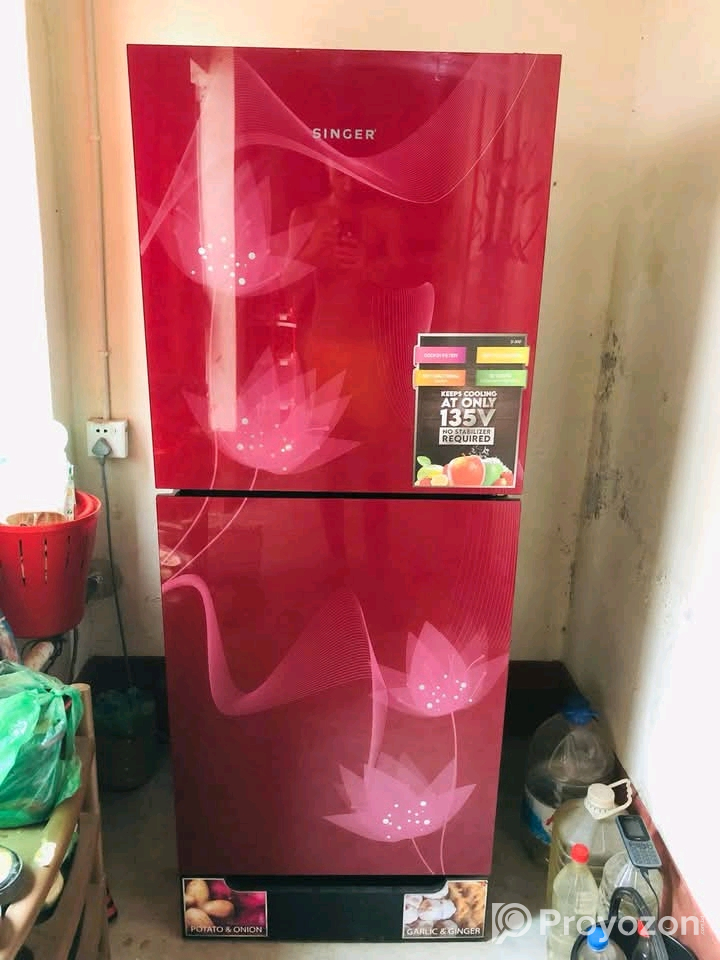 একটি ফ্রিজ বিক্রি করা হবে।