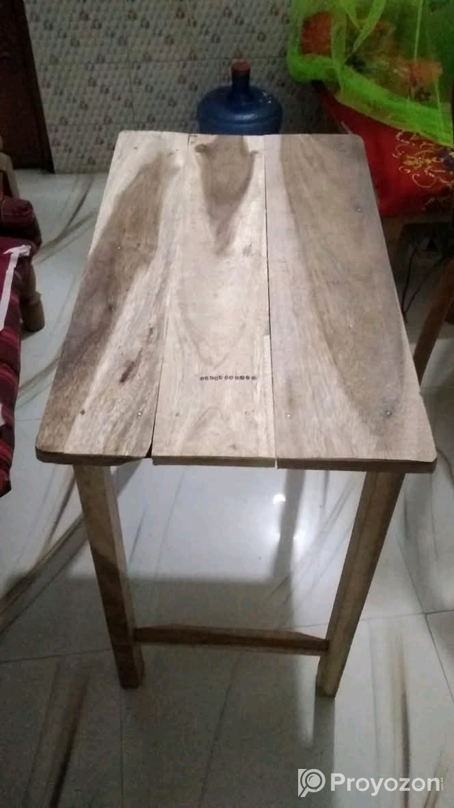 টেবিলটি বিক্রি করা হবে।