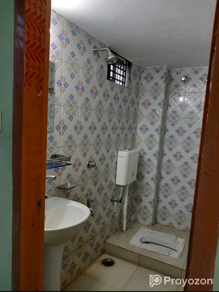 বাড়ি ভাড়া দেওয়া হবে।