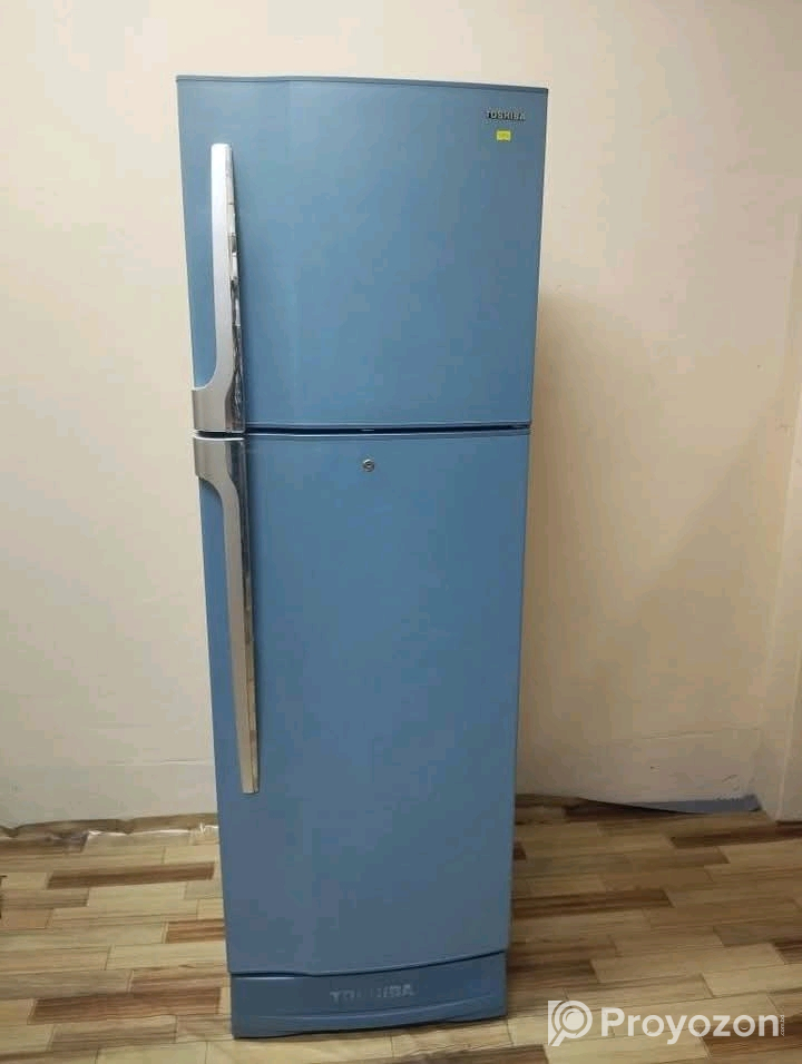 ফ্রিজটি বিক্রি করা হবে।