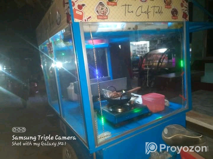 একটি ফুট কার্ড গাড়ি বিক্রি করা হবে।