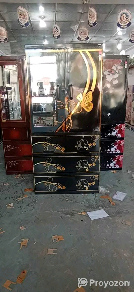 প্লাস্টিকের ওয়াবড্রব বিক্রি করা হবে।