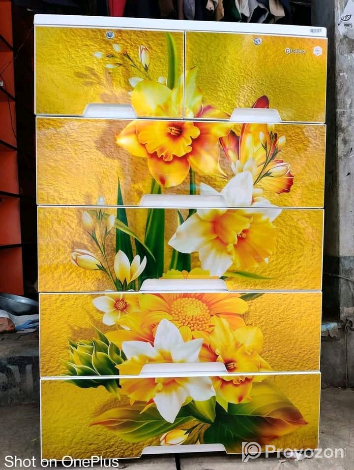 প্লাস্টিকের ওয়াবড্রব বিক্রি করা হবে।