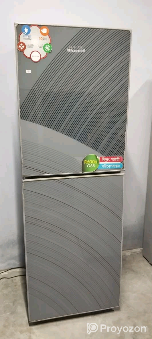 একটি ফ্রিজ বিক্রি করা হবে।